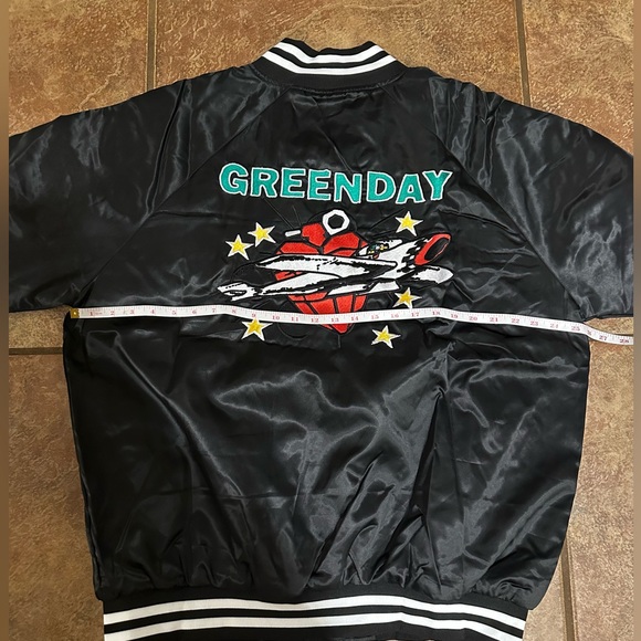 GREEN DAY Saviors Tour Official Merchandise Rare Satin Bomber Jacket Mens L - Picture 8 of 11